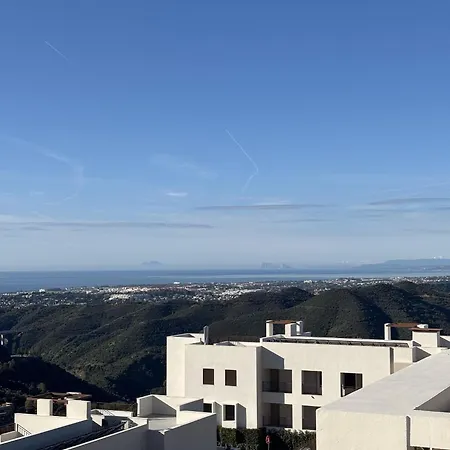 Almazara Views 17 아파트 *